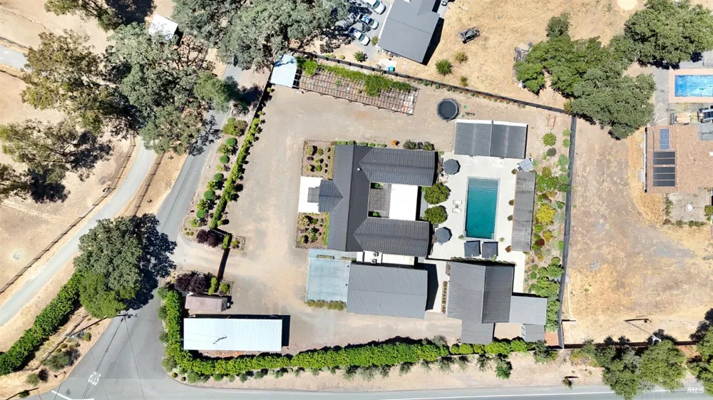 85 W Trinity Road Glen Ellen, CA 95442