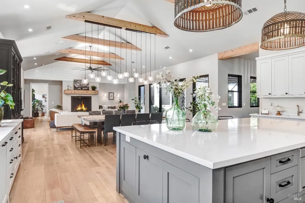85 W Trinity Road Glen Ellen, CA 95442