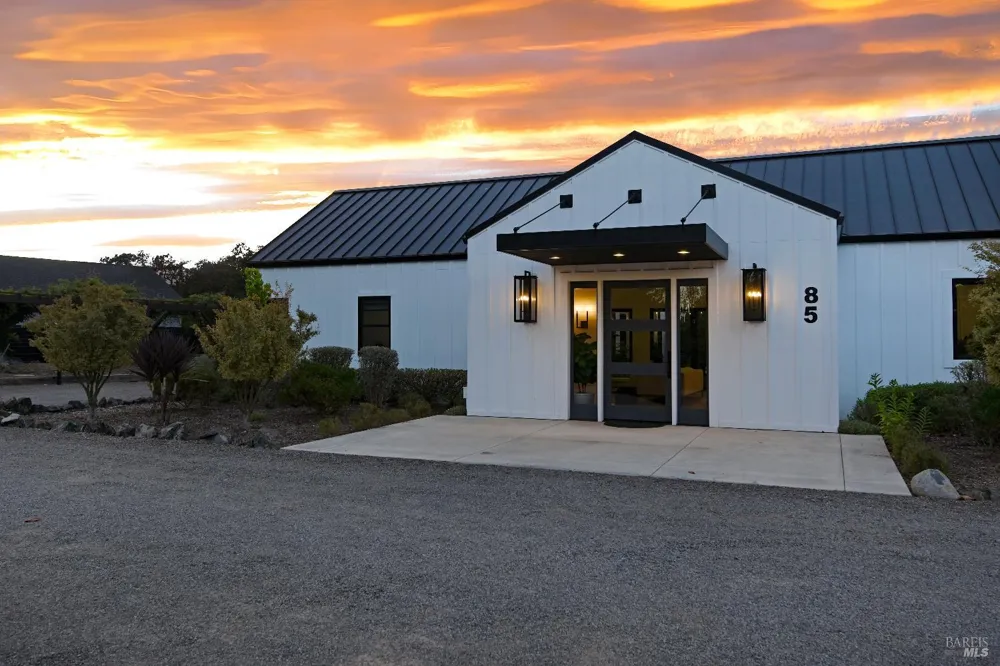 85 W Trinity Road Glen Ellen, CA 95442