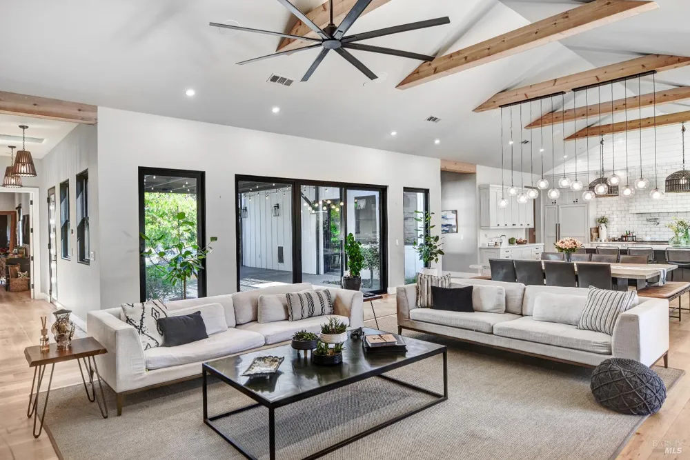 85 W Trinity Road Glen Ellen, CA 95442