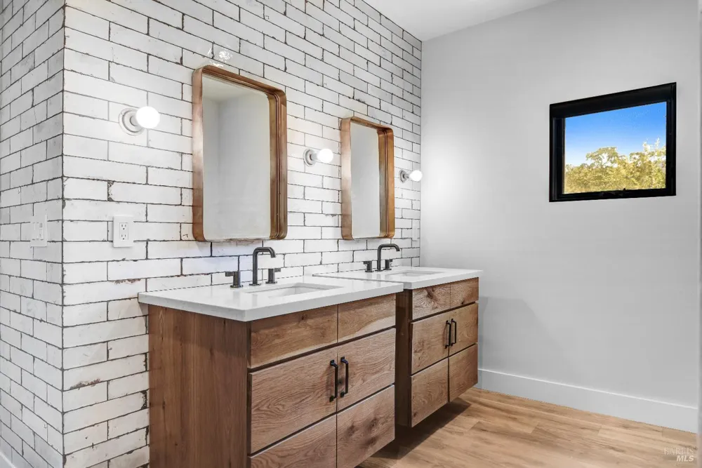 85 W Trinity Road Glen Ellen, CA 95442
