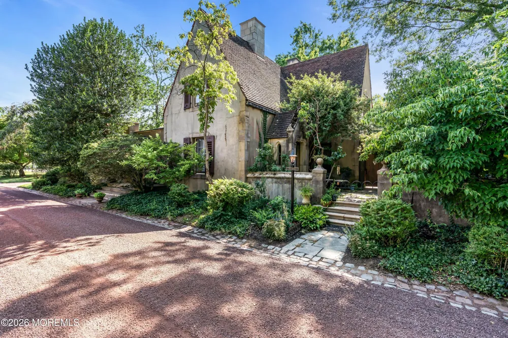 40 Independence Road Red Bank, NJ 07701
