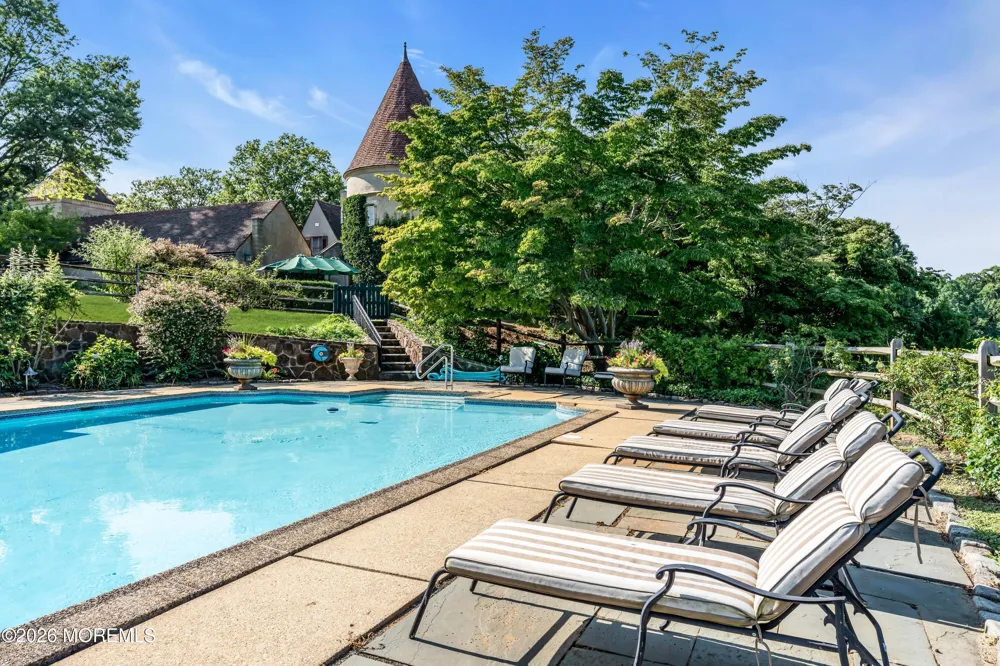 40 Independence Road Red Bank, NJ 07701