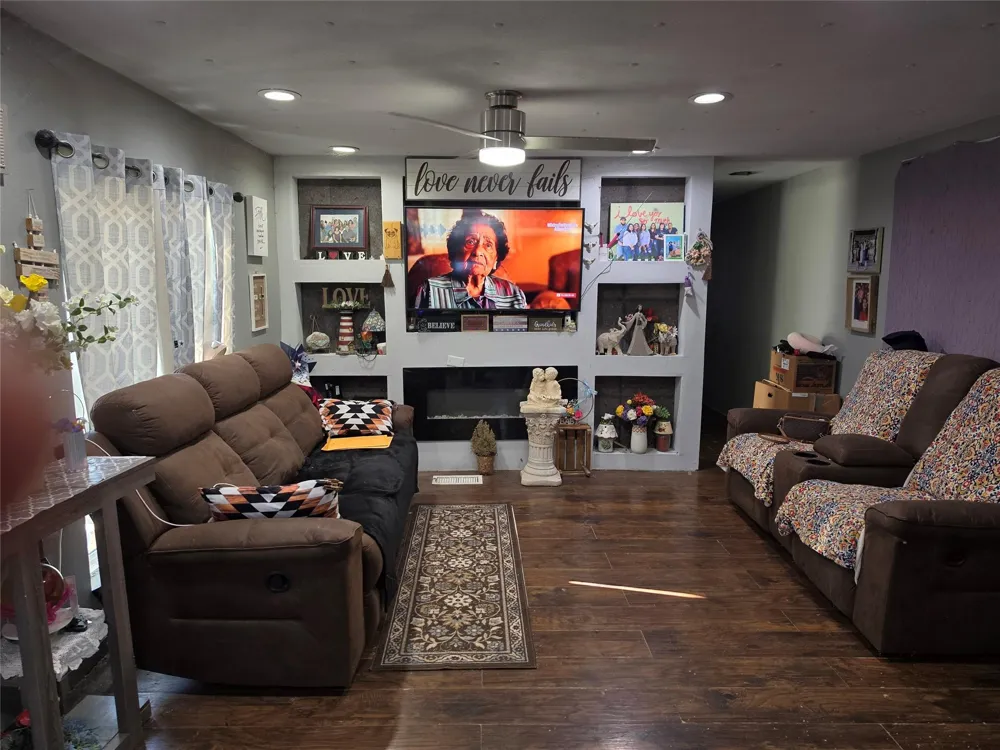 109 Masterson Road Laredo, TX 78046