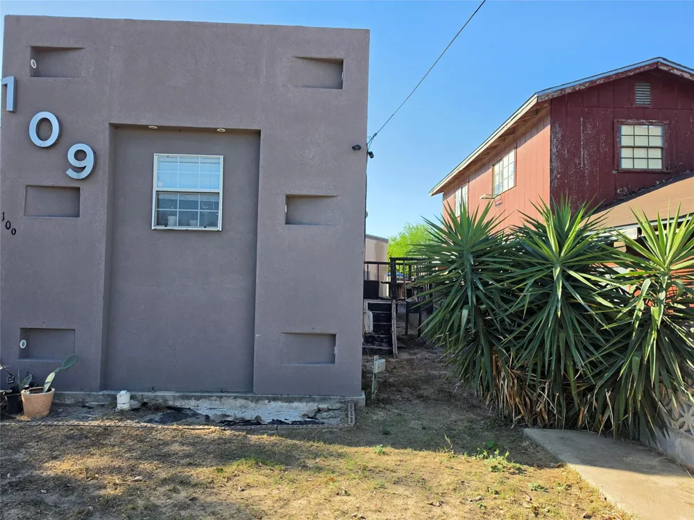 109 Masterson Road Laredo, TX 78046