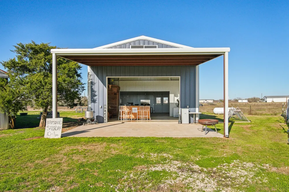 2200 Highway 21 E Paige, TX 78659