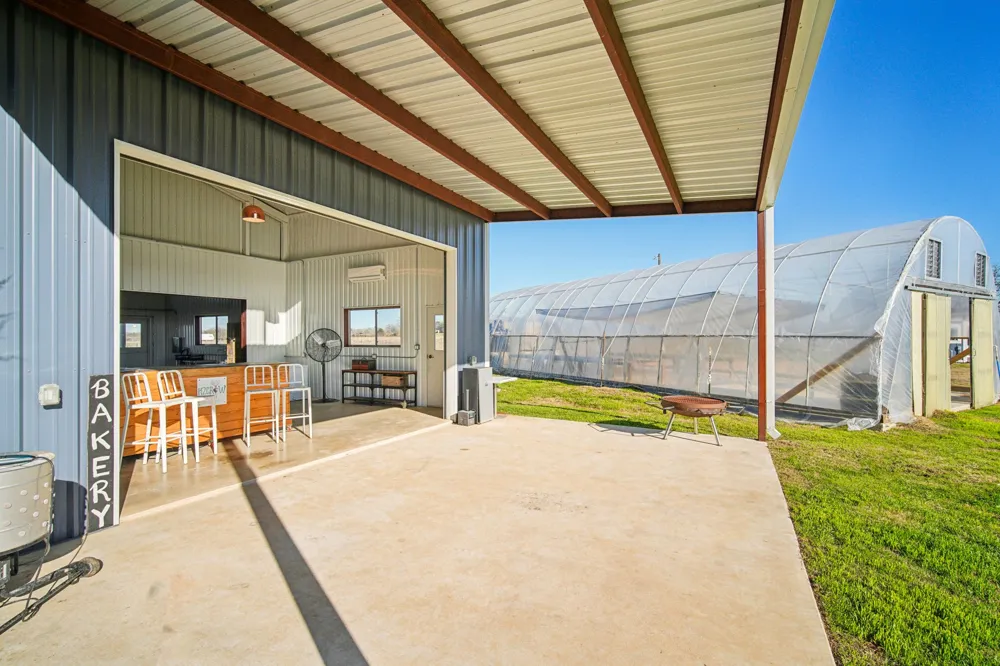 2200 Highway 21 E Paige, TX 78659