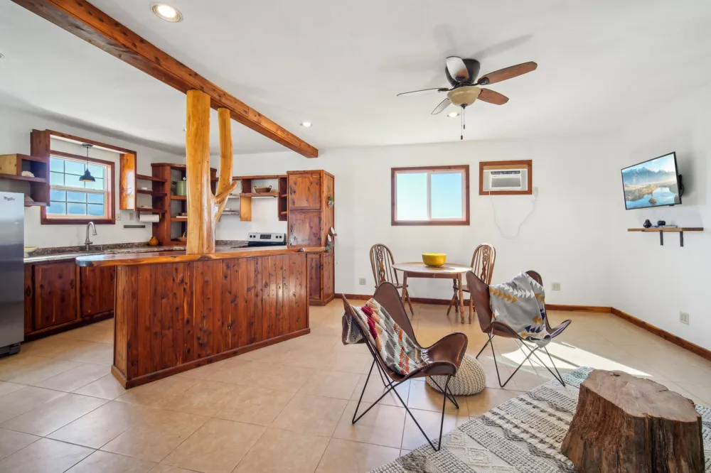 2200 Highway 21 E Paige, TX 78659