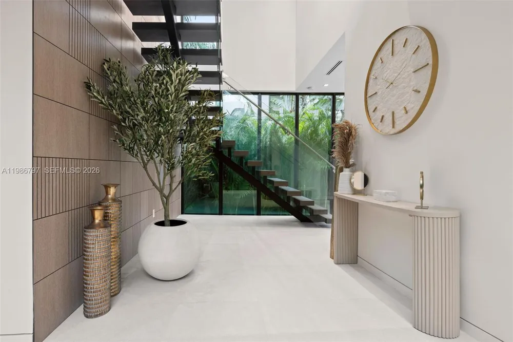 4534 Sheridan Ave Miami Beach, FL 33140