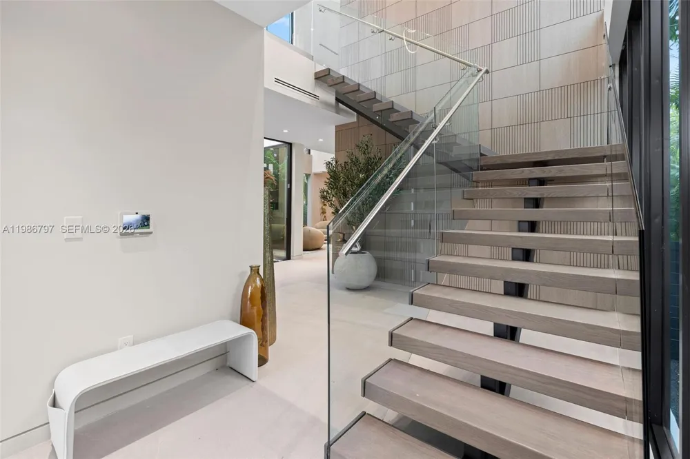4534 Sheridan Ave Miami Beach, FL 33140