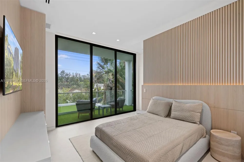 4534 Sheridan Ave Miami Beach, FL 33140