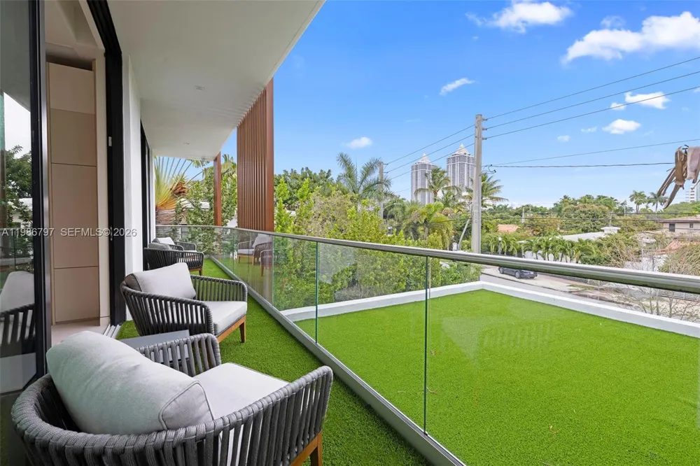 4534 Sheridan Ave Miami Beach, FL 33140