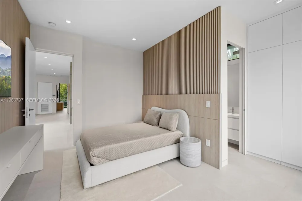 4534 Sheridan Ave Miami Beach, FL 33140