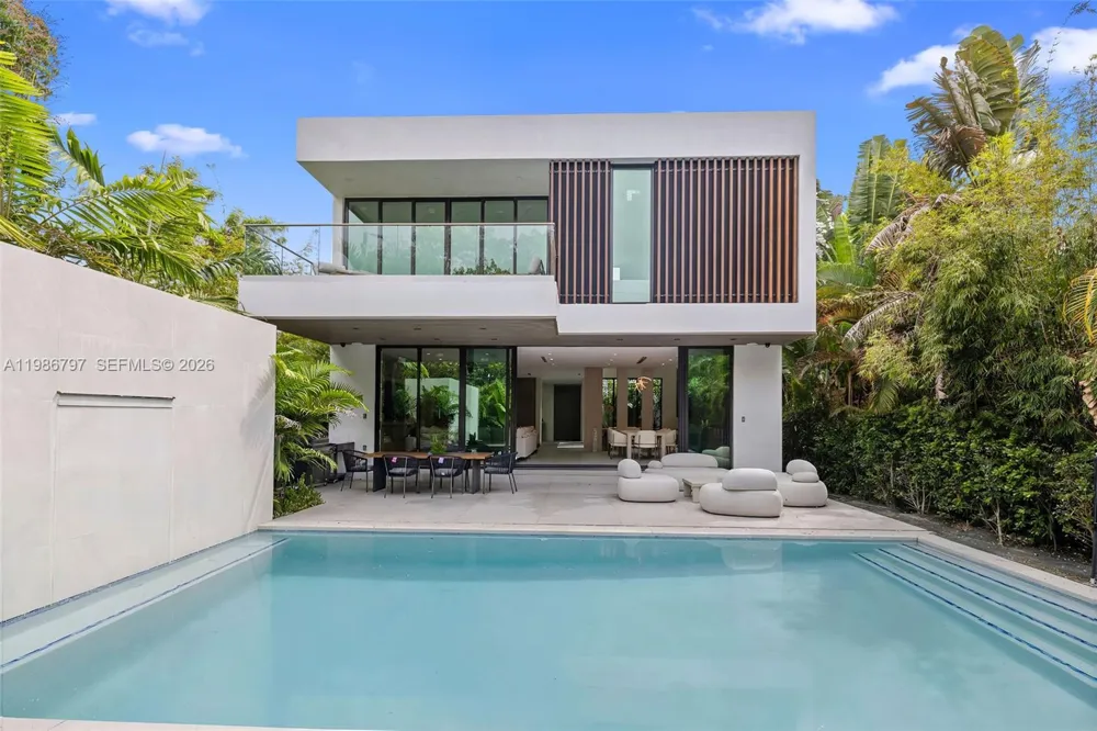 4534 Sheridan Ave Miami Beach, FL 33140