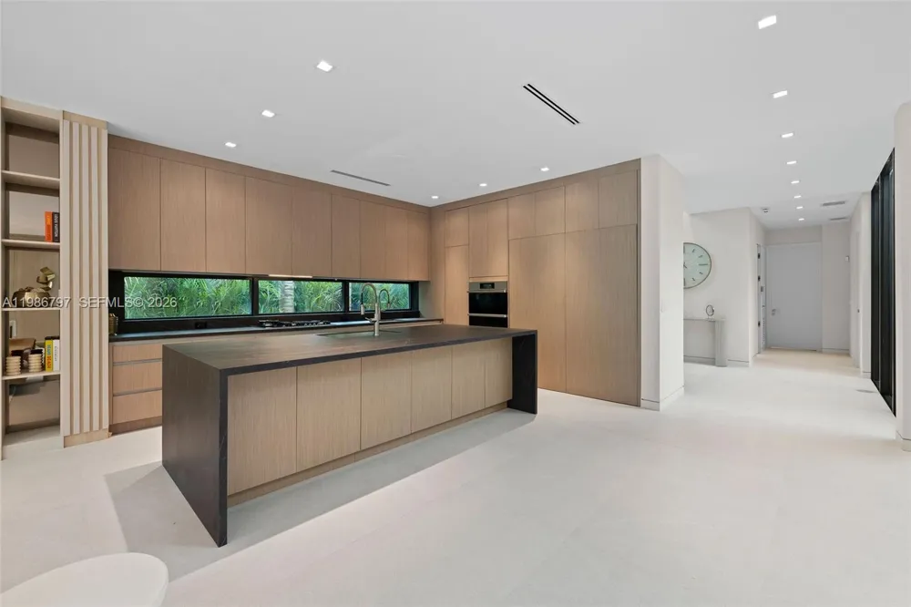 4534 Sheridan Ave Miami Beach, FL 33140