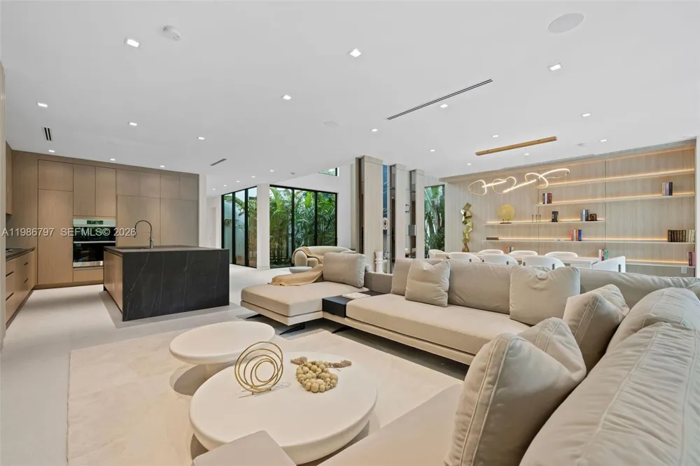 4534 Sheridan Ave Miami Beach, FL 33140