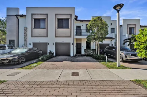 408 NE 212th Ter