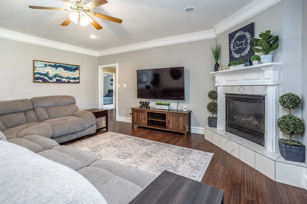 1107 Nortman Drive Lindsay, TX 76250