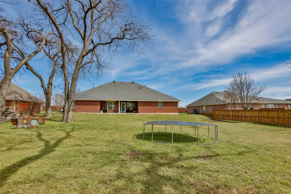 1107 Nortman Drive Lindsay, TX 76250