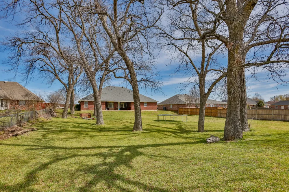 1107 Nortman Drive Lindsay, TX 76250
