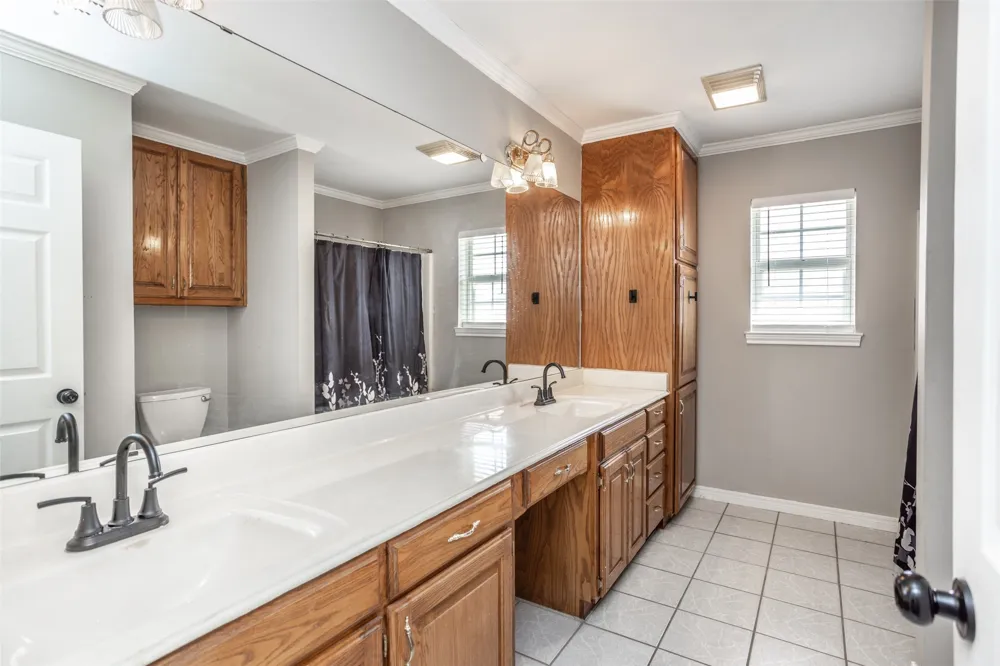 1107 Nortman Drive Lindsay, TX 76250