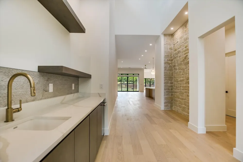 121 Azalea Loop Horseshoe Bay, TX 78657