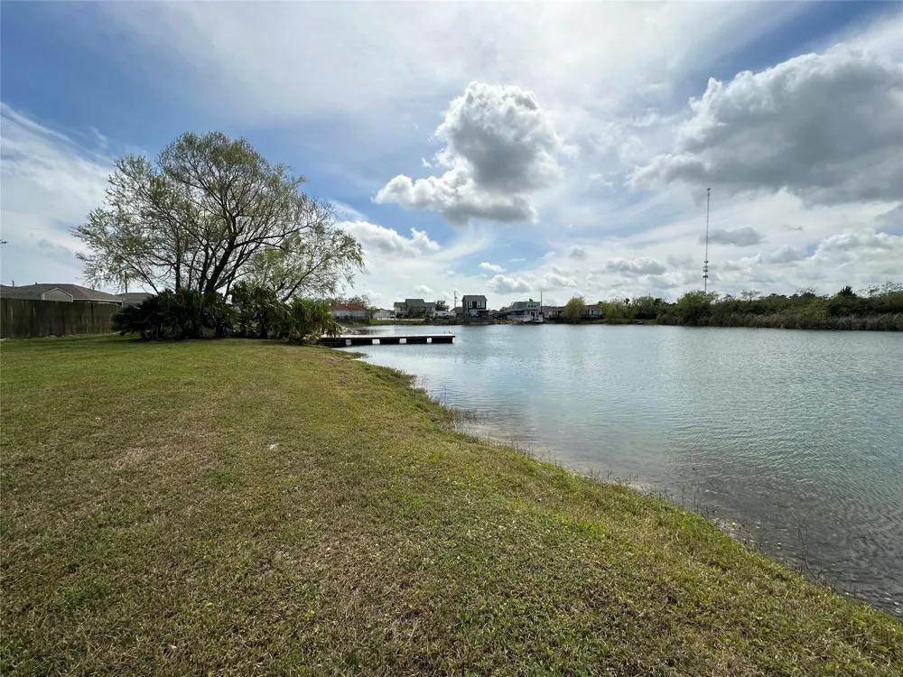 2726 Avenue D San Leon, TX 77539