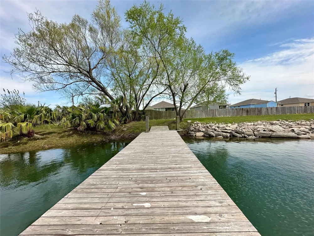 2726 Avenue D San Leon, TX 77539