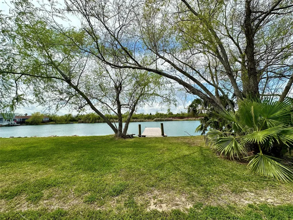 2726 Avenue D San Leon, TX 77539