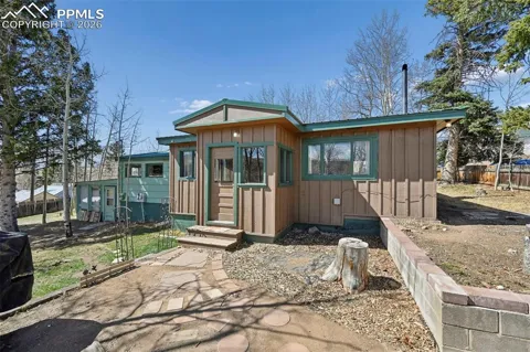 128 W Eaton Avenue