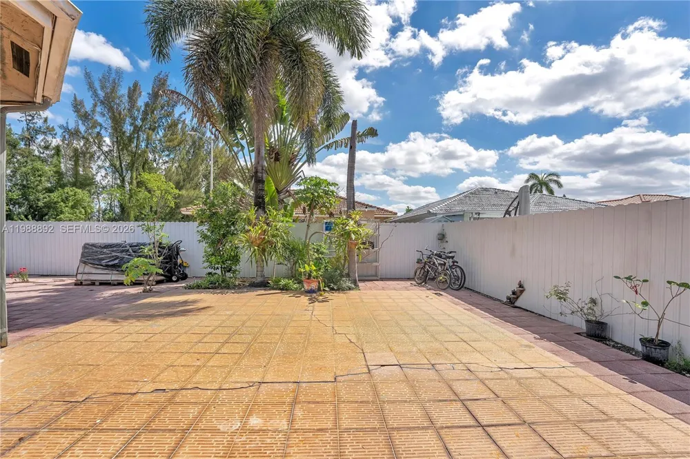 1173 NW 135th Ct Miami, FL 33182