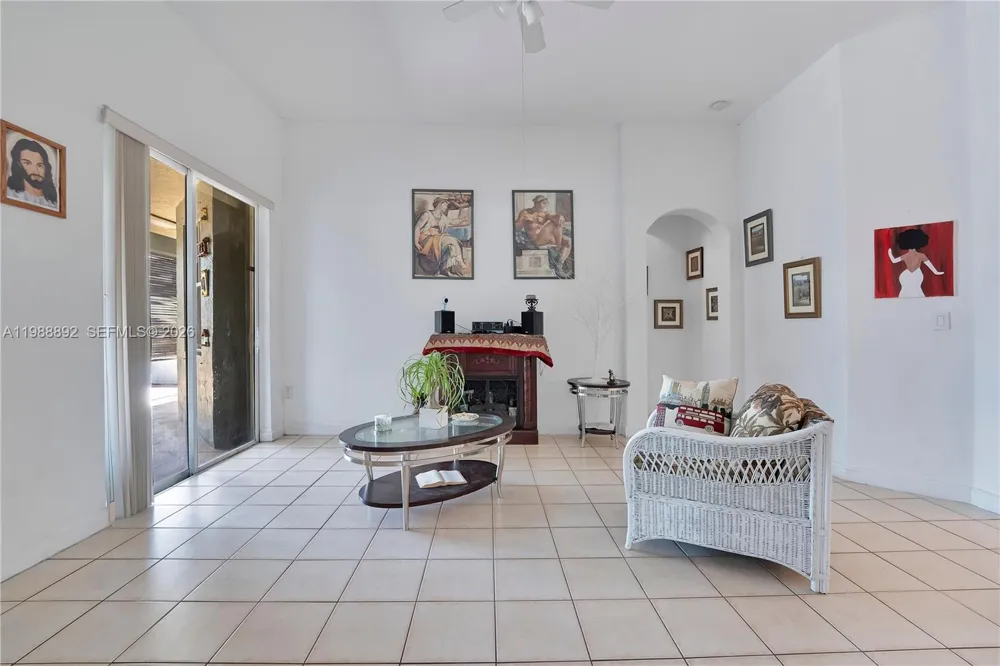 1173 NW 135th Ct Miami, FL 33182