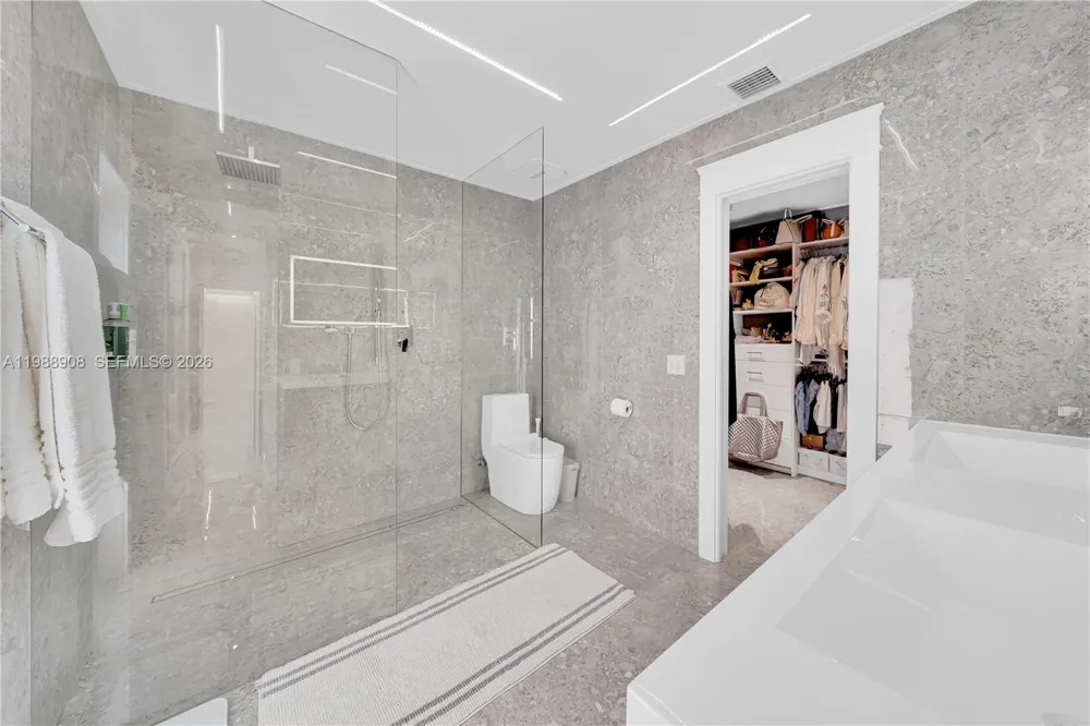 10705 SW 128th Ter Miami, FL 33176