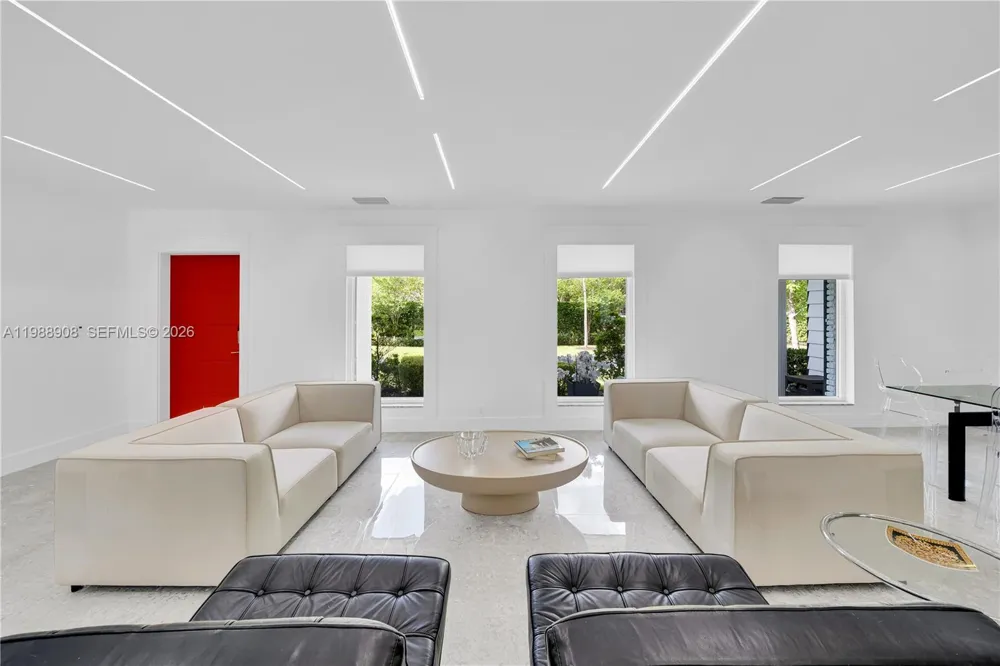 10705 SW 128th Ter Miami, FL 33176