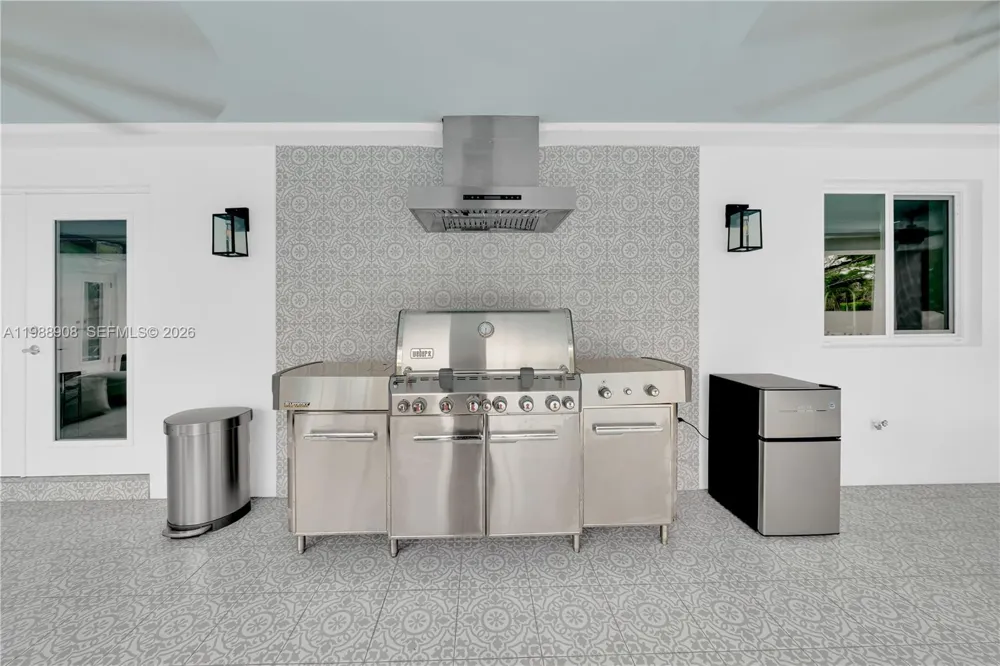 10705 SW 128th Ter Miami, FL 33176