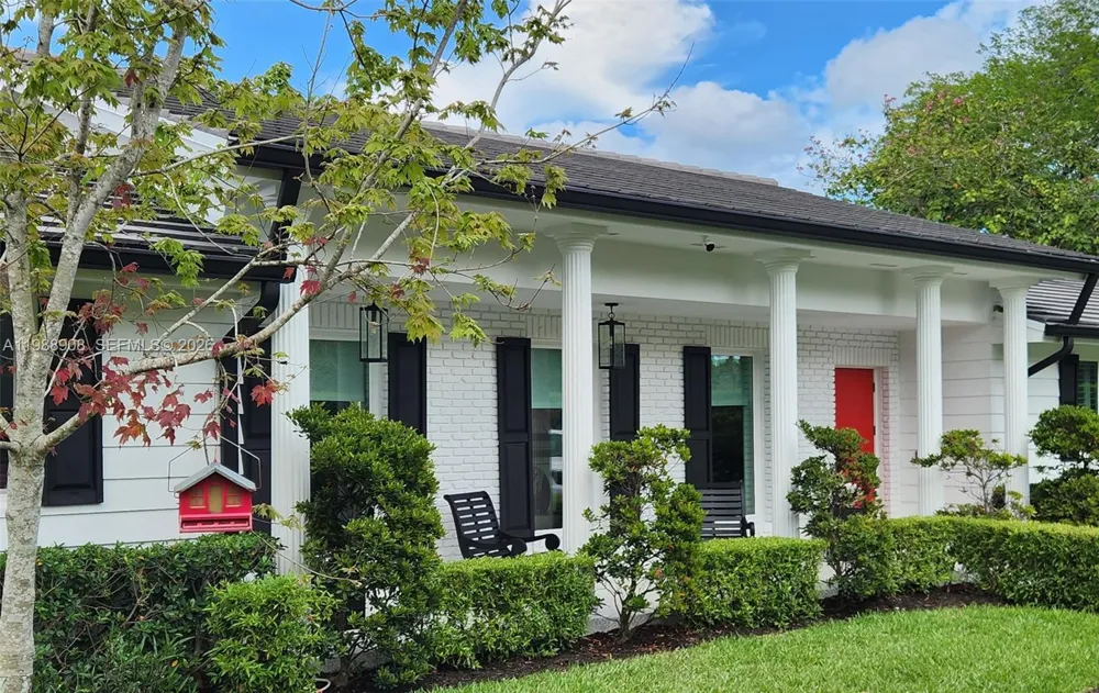 10705 SW 128th Ter Miami, FL 33176
