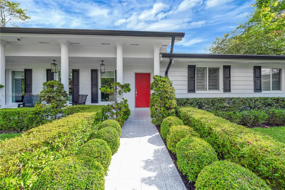 10705 SW 128th Ter Miami, FL 33176