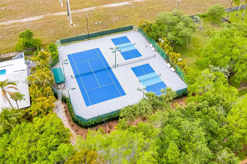10705 SW 128th Ter Miami, FL 33176