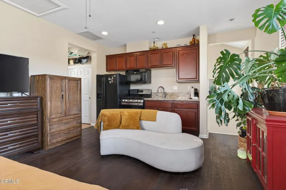 615 Boston Avenue Ventura, CA 93004
