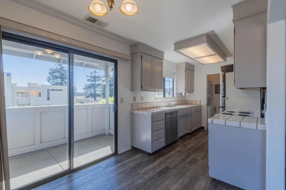 1052 Padre Drive #3 Salinas, CA 93901