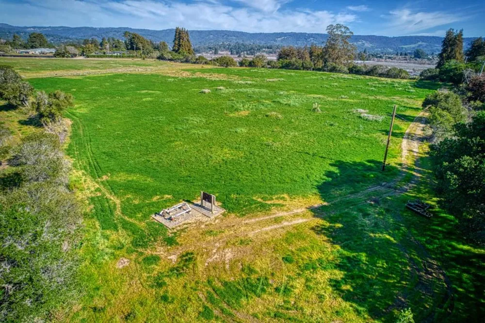 571 Calabasas Road Watsonville, CA 95076