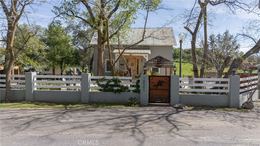 16561 Jacksonville Jamestown, CA 95327