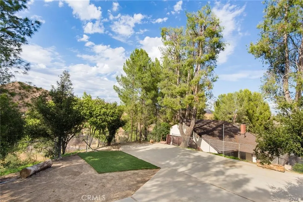 27601 Endeavor Street Agoura Hills, CA 91301