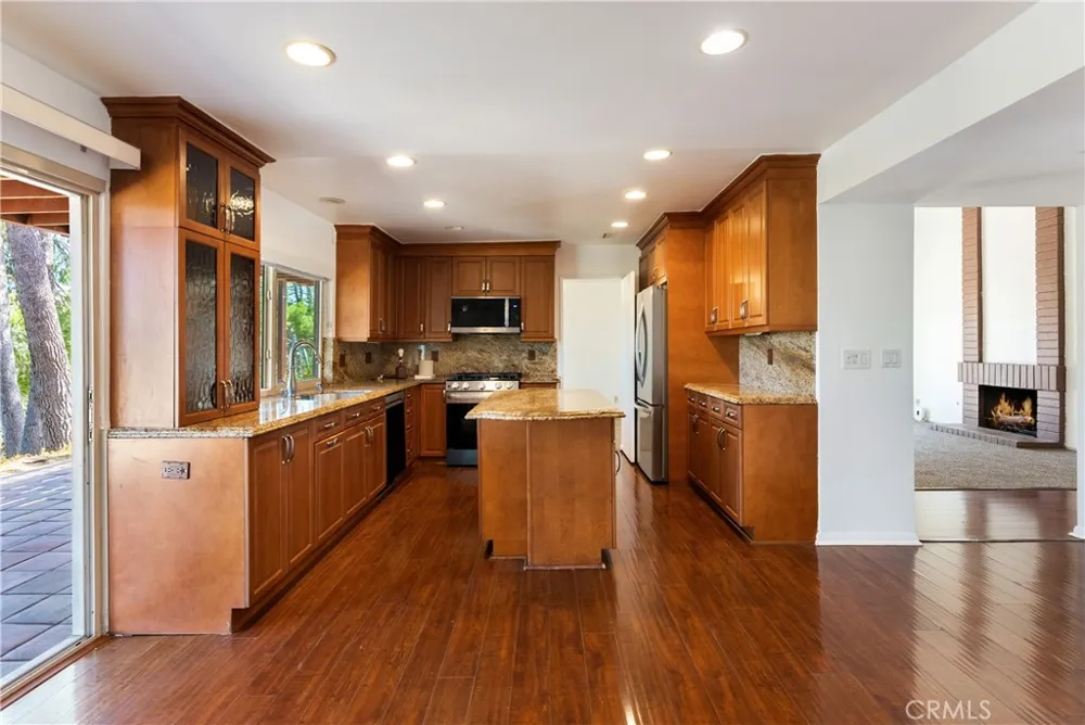 27601 Endeavor Street Agoura Hills, CA 91301