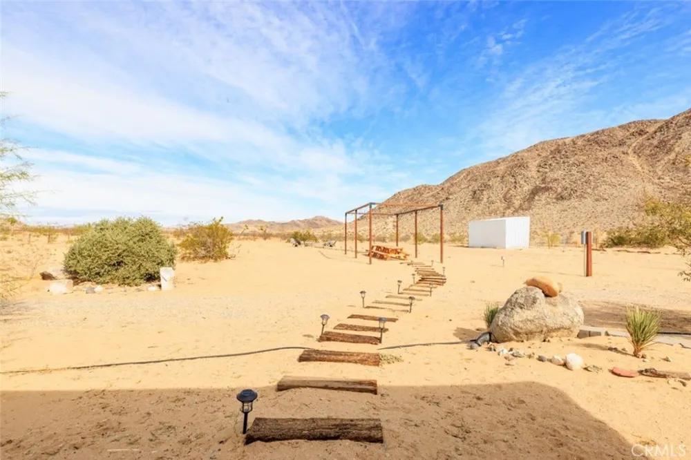 58770 Gerrie Lane Landers, CA 92285