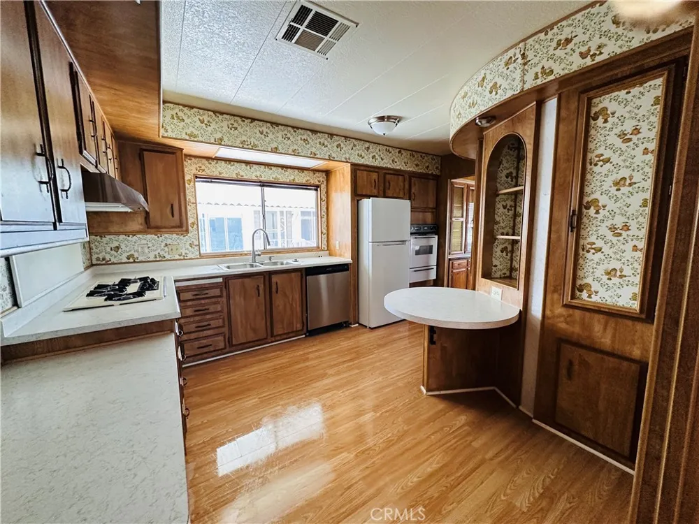 2230 Lake Park Drive #140 San Jacinto, CA 92583