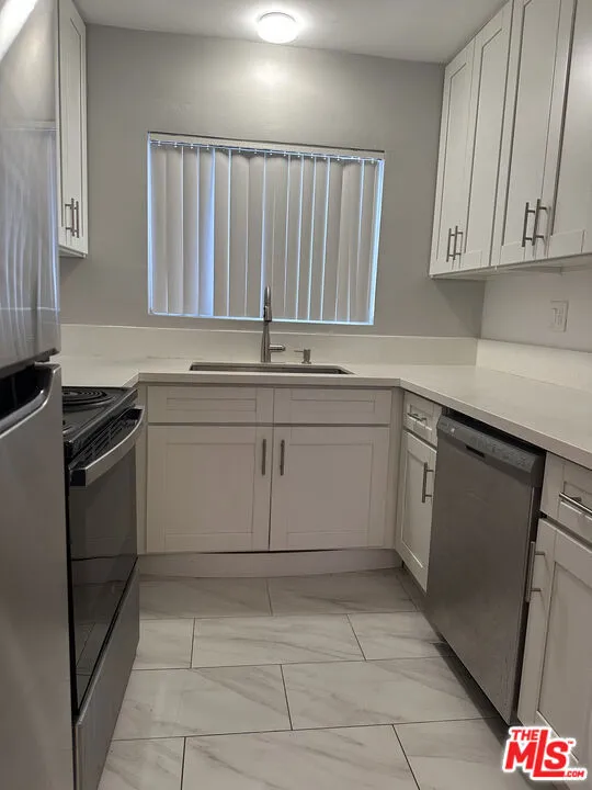 326 S Serrano Avenue #4 Los Angeles, CA 90020