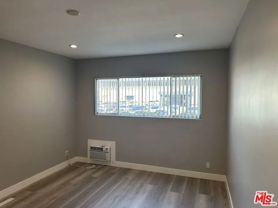 326 S Serrano Avenue #4 Los Angeles, CA 90020