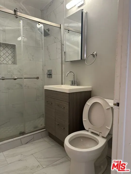 326 S Serrano Avenue #4 Los Angeles, CA 90020