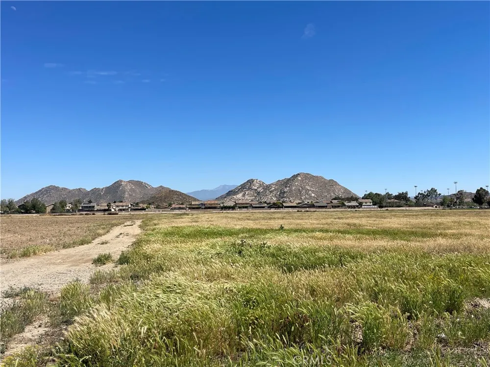 Redlands Ave Perris, CA 92571